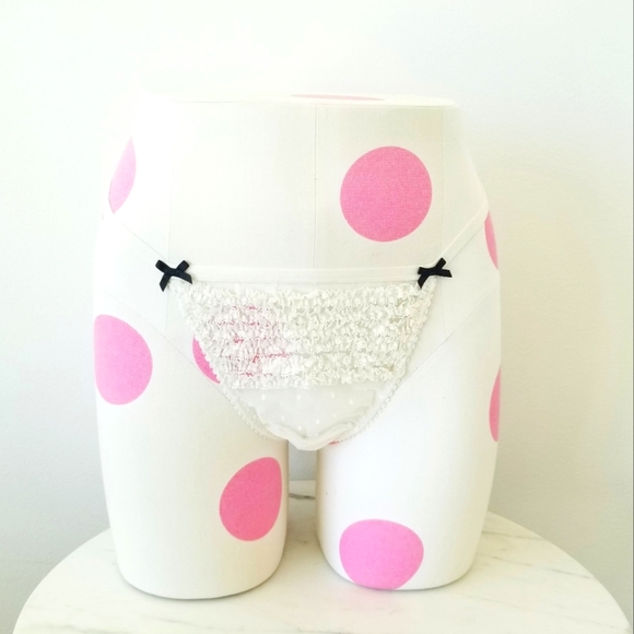 Victoria's Secret Vintage Very Sexy Strappy Lace Ruffle Mesh V-String Panty NWT - Picture 2 of 15